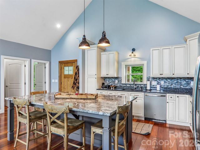 77 Willow Stone Way, Hendersonville, NC 28792