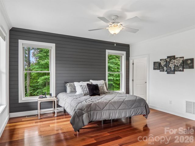 77 Willow Stone Way, Hendersonville, NC 28792