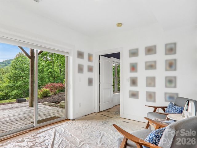 77 Willow Stone Way, Hendersonville, NC 28792