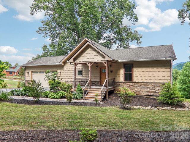 77 Willow Stone Way, Hendersonville, NC 28792