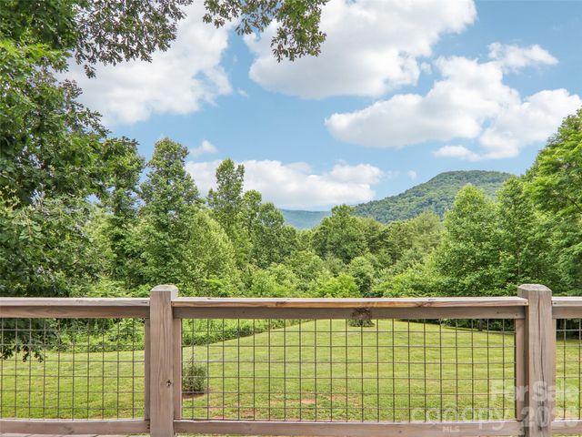 77 Willow Stone Way, Hendersonville, NC 28792