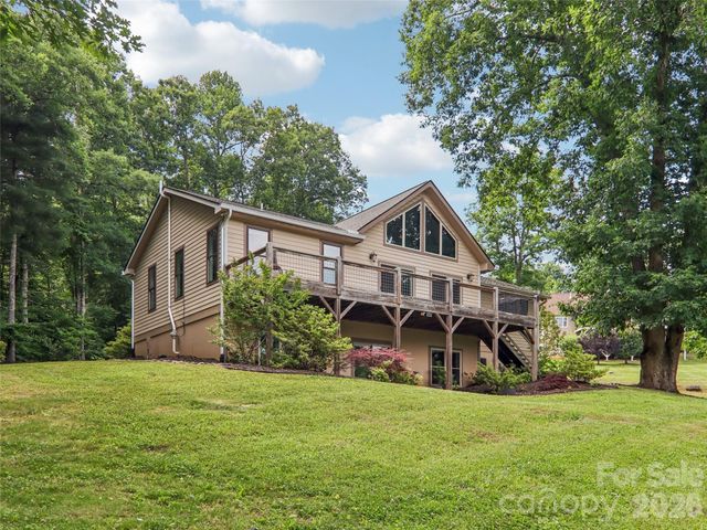 77 Willow Stone Way, Hendersonville, NC 28792