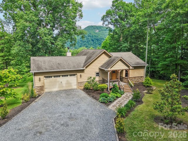 77 Willow Stone Way, Hendersonville, NC 28792