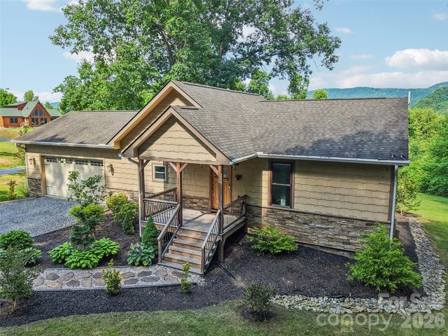 77 Willow Stone Way, Hendersonville, NC 28792