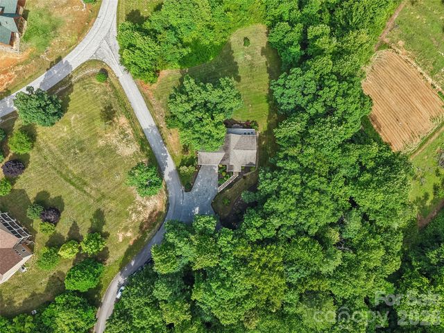 77 Willow Stone Way, Hendersonville, NC 28792