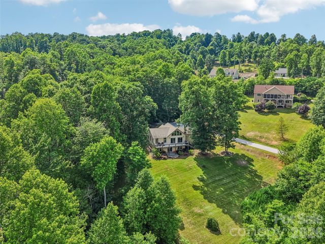 77 Willow Stone Way, Hendersonville, NC 28792