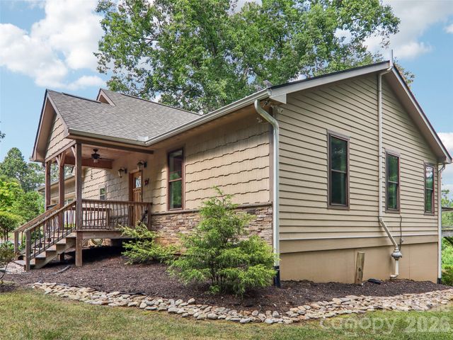 77 Willow Stone Way, Hendersonville, NC 28792
