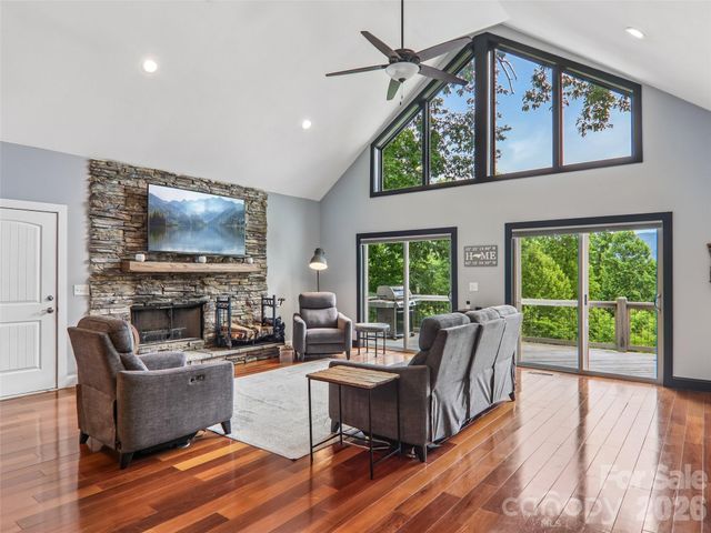 77 Willow Stone Way, Hendersonville, NC 28792