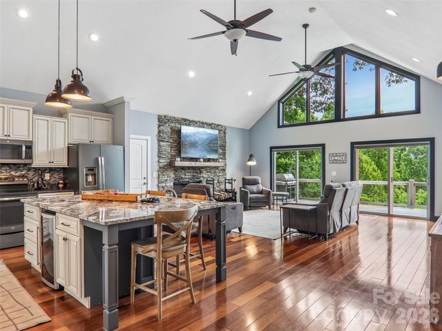 77 Willow Stone Way, Hendersonville, NC 28792