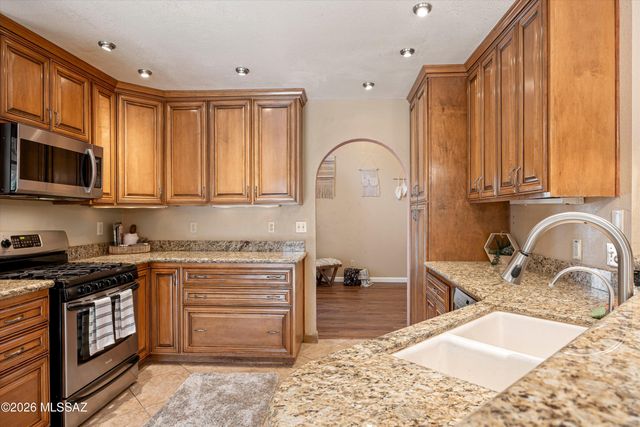 2565 W Brogan Street, Tucson, AZ 85745