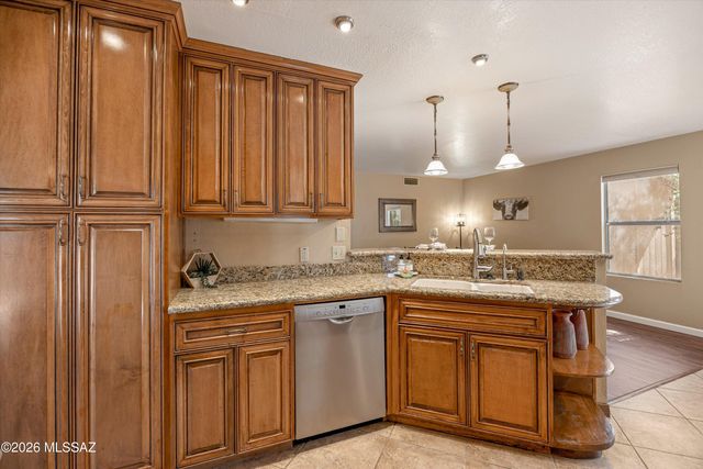 2565 W Brogan Street, Tucson, AZ 85745