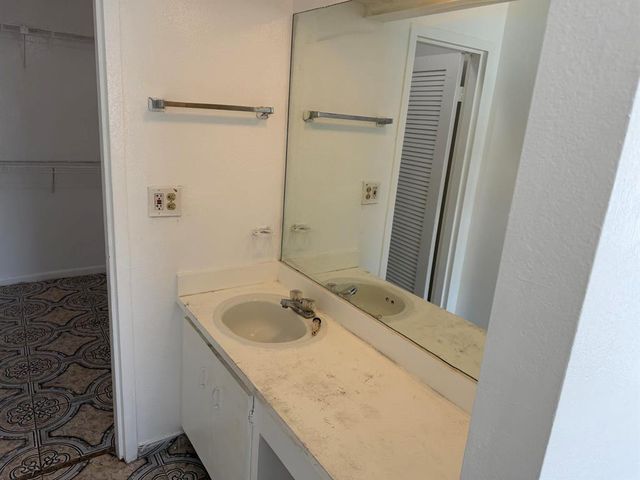 4101 NW 26TH Street 260, Lauderhill, FL 33313