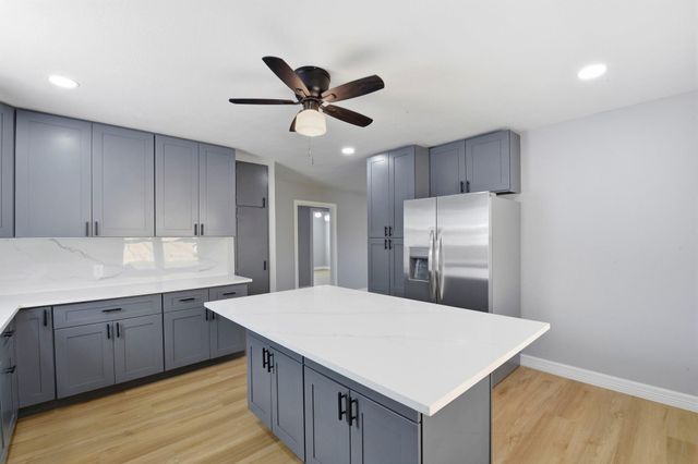 1415 Ball, Galveston, TX 77550