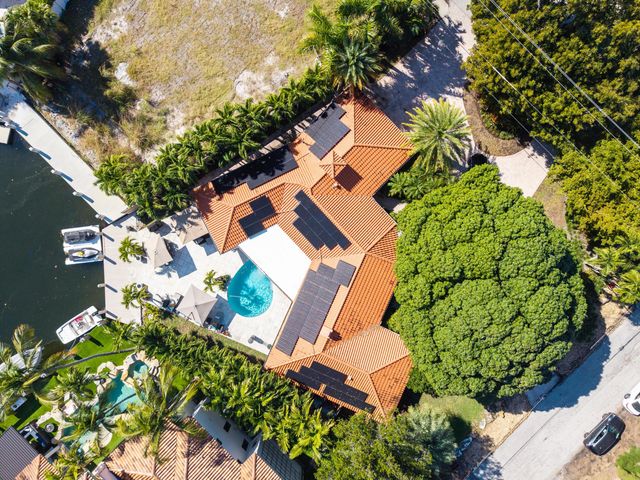 2460 Bayview Drive, Fort Lauderdale, FL 33305