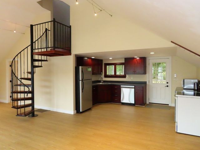 13 Spring St A, Salisbury, MA 01952