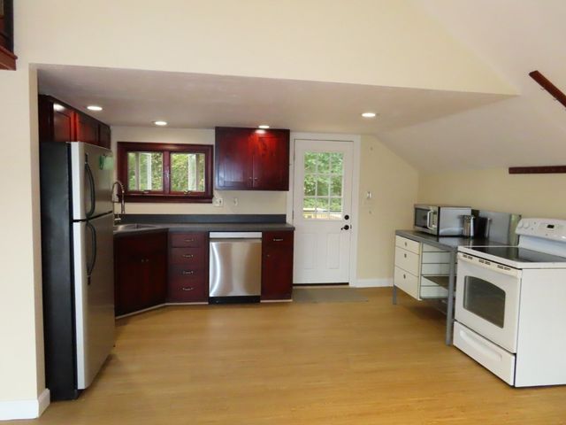 13 Spring St A, Salisbury, MA 01952