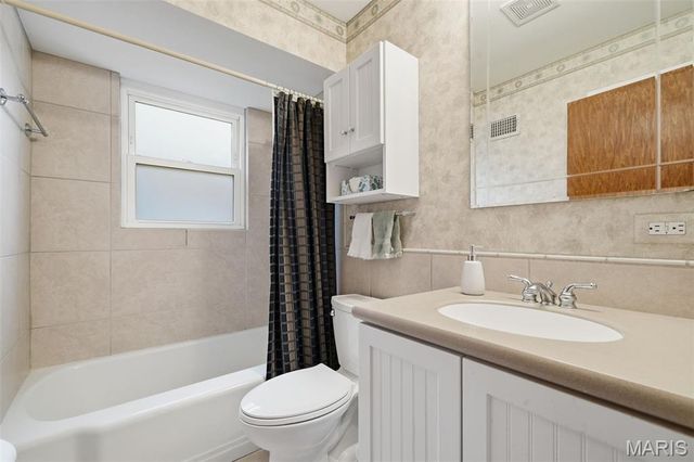 9368 Parkside Drive, St Louis, MO 63144