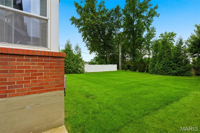 9368 Parkside Drive, St Louis, MO 63144