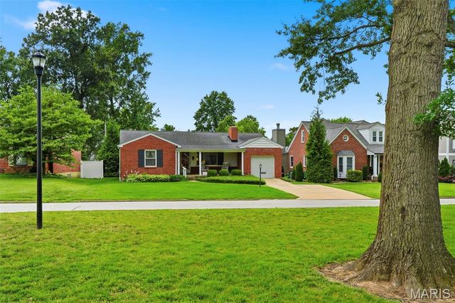 9368 Parkside Drive, St Louis, MO 63144