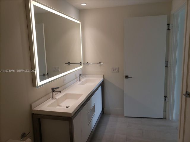 2000 Metropica Way 1607, Sunrise, FL 33323