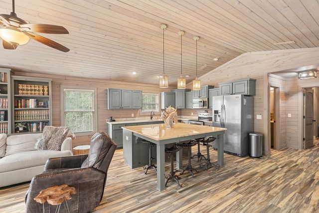 11784 S Us Highway 231, Pinckard, AL 36350