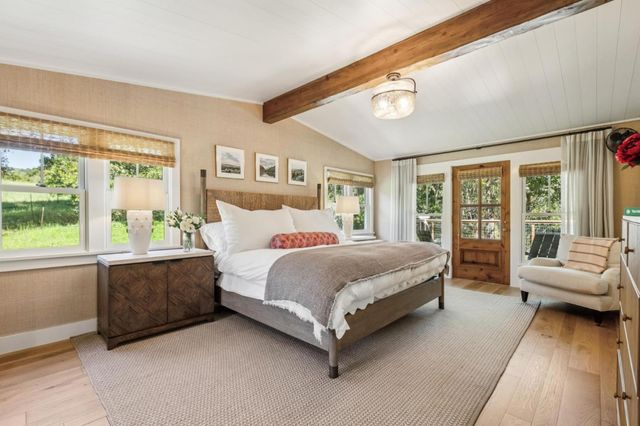 21842 Via Regina, Saratoga, CA 95070