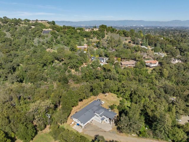 21842 Via Regina, Saratoga, CA 95070