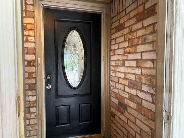 7303 Edenborough Drive, Oklahoma City, OK 73132