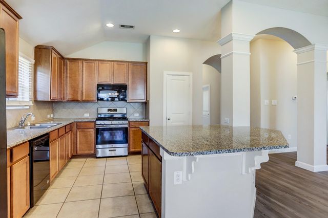 1926 Lansing Cove Drive, Fresno, TX 77545