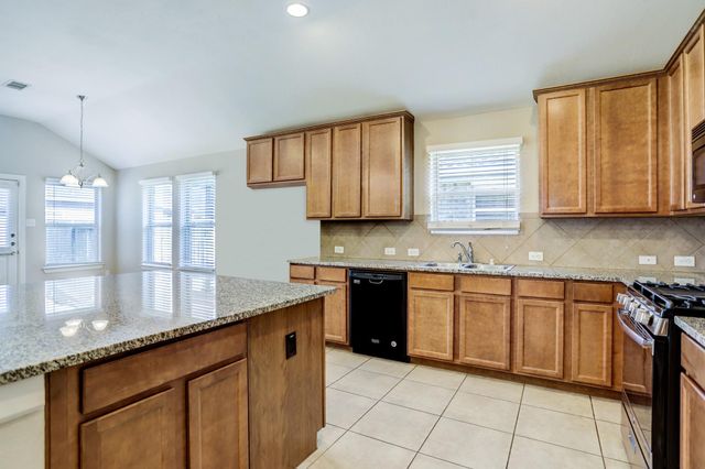 1926 Lansing Cove Drive, Fresno, TX 77545