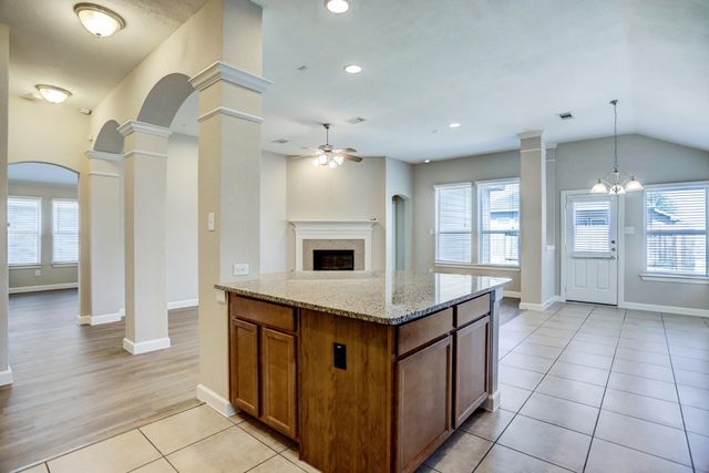 1926 Lansing Cove Drive, Fresno, TX 77545