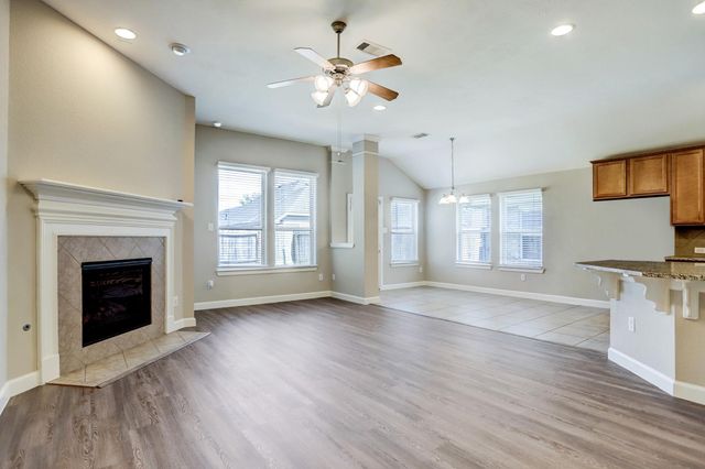 1926 Lansing Cove Drive, Fresno, TX 77545
