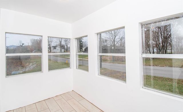 523 S Oak Street, Kendallville, IN 46755