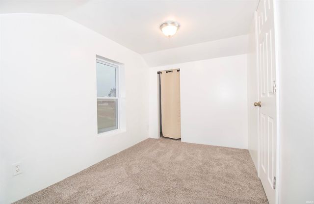 523 S Oak Street, Kendallville, IN 46755