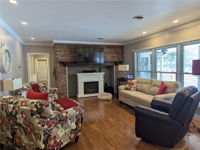 105 Woodland Avenue, Ridgeway, NY 14103