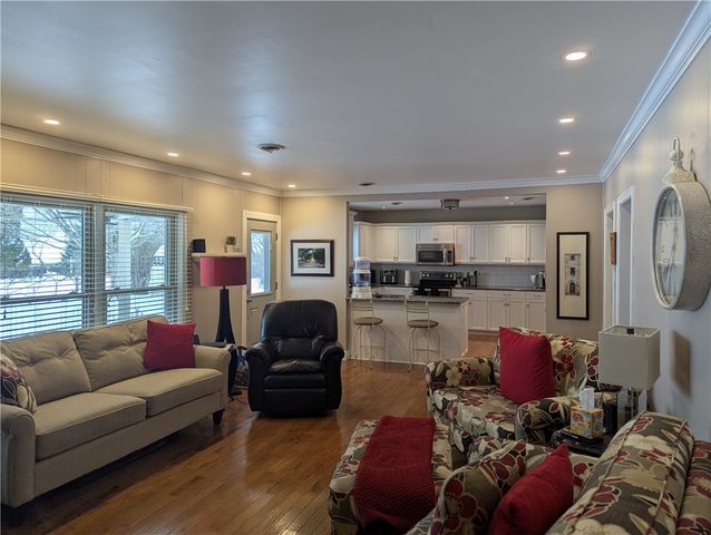 105 Woodland Avenue, Ridgeway, NY 14103