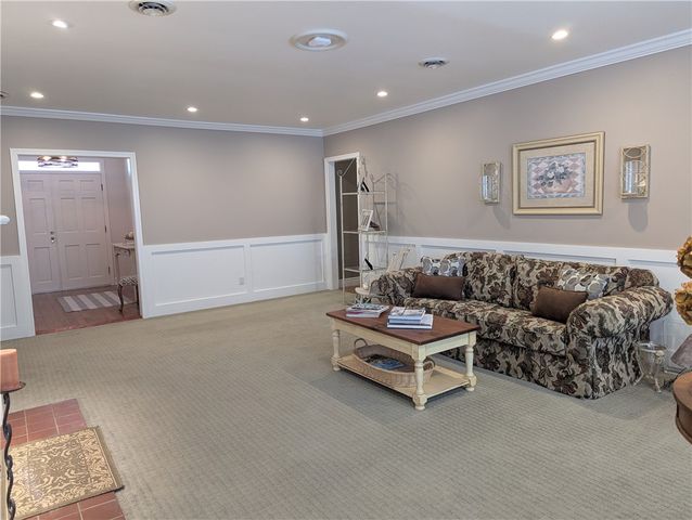 105 Woodland Avenue, Ridgeway, NY 14103