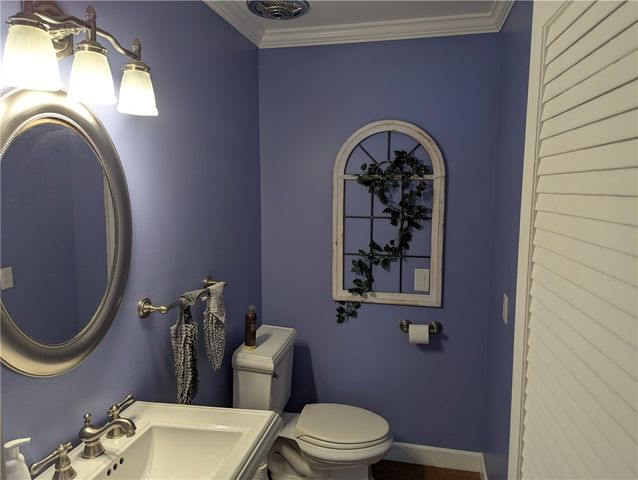 105 Woodland Avenue, Ridgeway, NY 14103