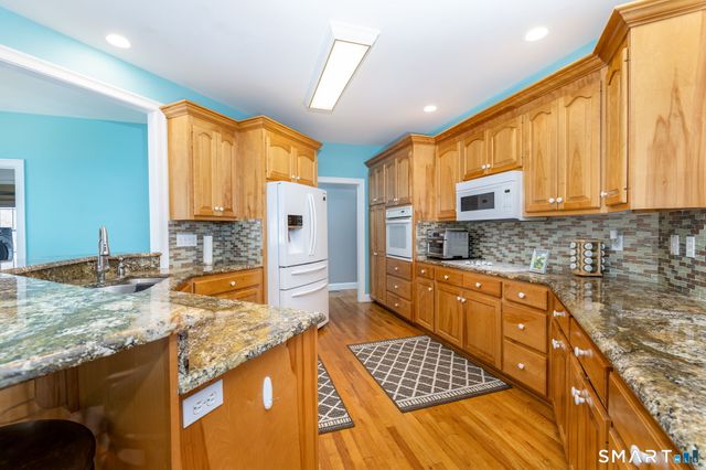 69 Elizabeth Drive, Southington, CT 06489