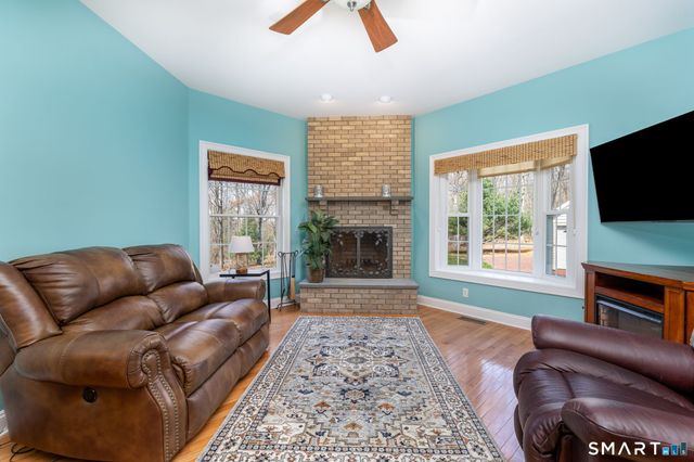 69 Elizabeth Drive, Southington, CT 06489