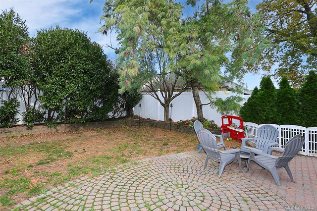 83 Lexington Avenue, Westbury, NY 11590