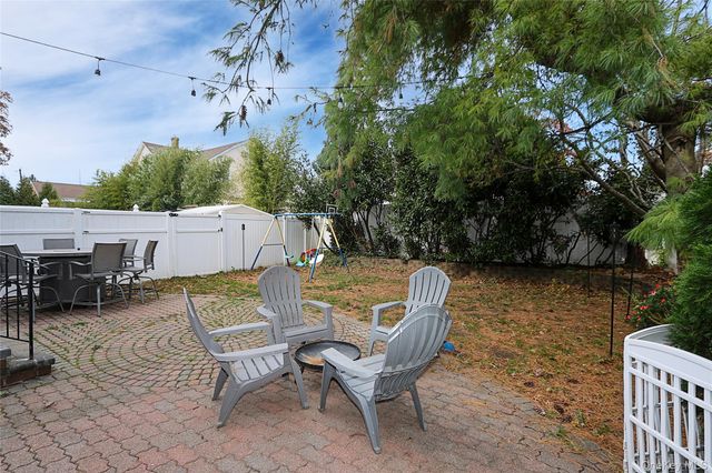 83 Lexington Avenue, Westbury, NY 11590