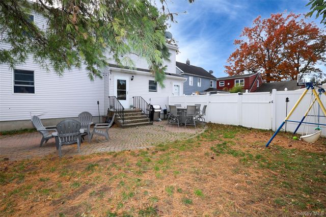 83 Lexington Avenue, Westbury, NY 11590