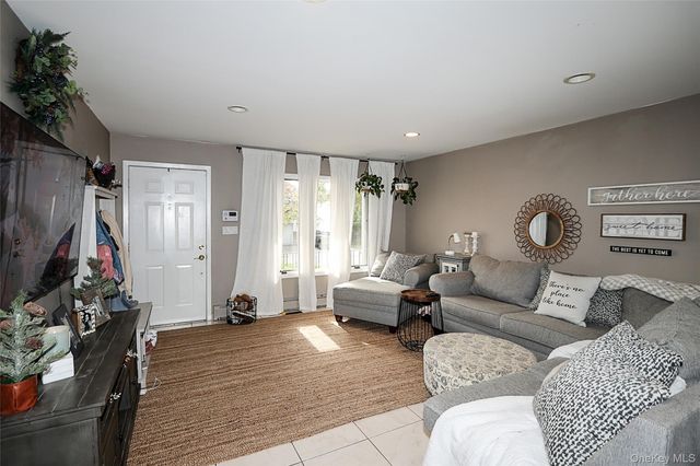 83 Lexington Avenue, Westbury, NY 11590