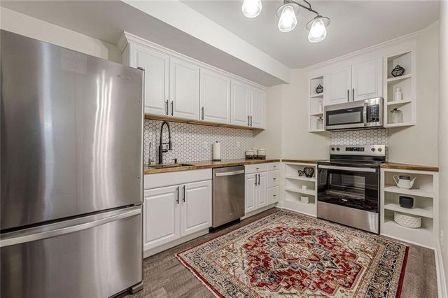 6232 Benbrooke Drive NW, Acworth, GA 30101