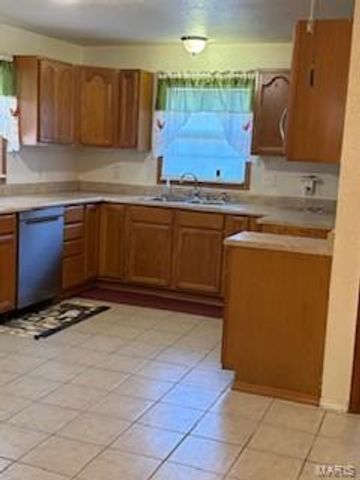 9 Hyde Park Road, Fairview Heights, IL 62208