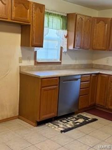 9 Hyde Park Road, Fairview Heights, IL 62208