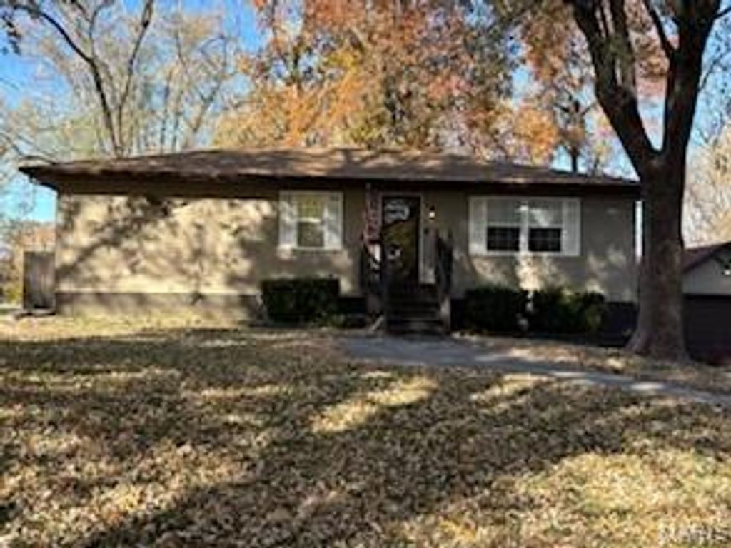 9 Hyde Park Road, Fairview Heights, IL 62208