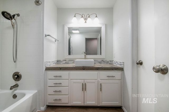 10253 W Granger Ave, Boise, ID 83704