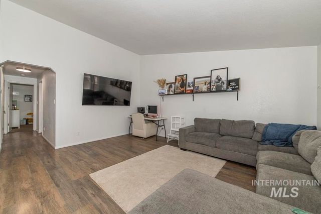 10253 W Granger Ave, Boise, ID 83704